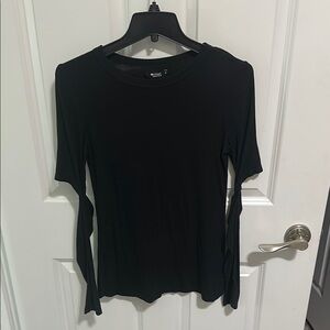 Michael Lauren top like new black medium with elbow slit